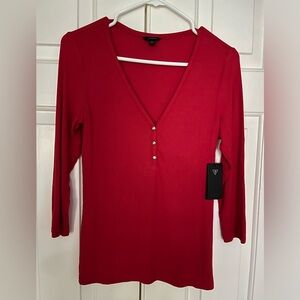 NWT GUESS Womens Red Ribbed Fitted 3/4 Sleeve V Neck Henley Top L